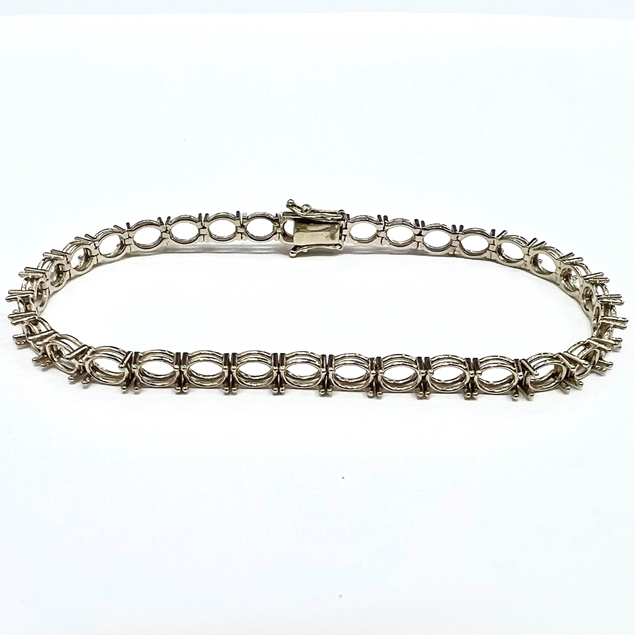 Tennis Bracelet Oval Setting